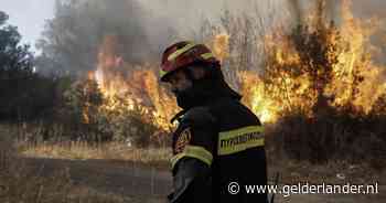 Delen toeristeneiland Kos geëvacueerd om bosbranden, Griekse premier waarschuwt voor ‘gevaarlijke’ zomer