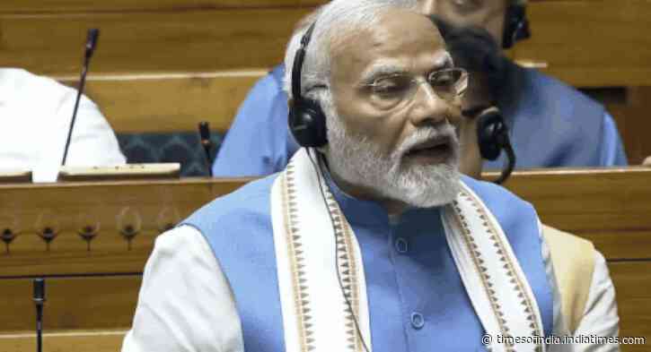 'Mausiji, teesri baar hi toh haare hai': PM Modi's 'Sholay' jibe at Congress