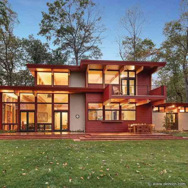 Lindal Cedar Homes offers house plans informed by Frank Lloyd Wright designs
