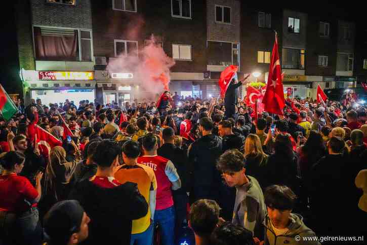 Feest op straat in Arnhem na overwinning Turkije