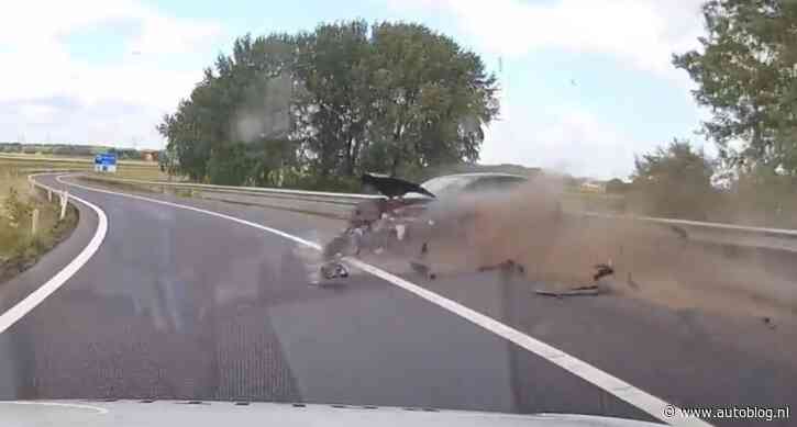 Video: Achtervolging op A59 eindigt met keiharde crash