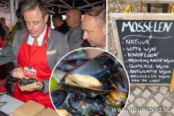 Preformateur De Wever proeft eerste Zeeuwse mosselen in Antwerpen: “Mosselen met friet is hier nog steeds een nationaal gerecht”