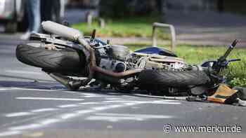 Schrecklicher Unfall in Bayern: Motorradfahrer verliert beim Abbiegen sein Leben