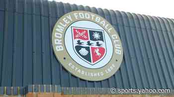 Goalkeeper Long joins Bromley from Lincoln