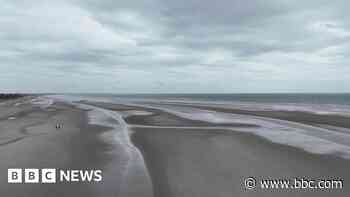 Police investigate death of London boy, 17, on school beach trip