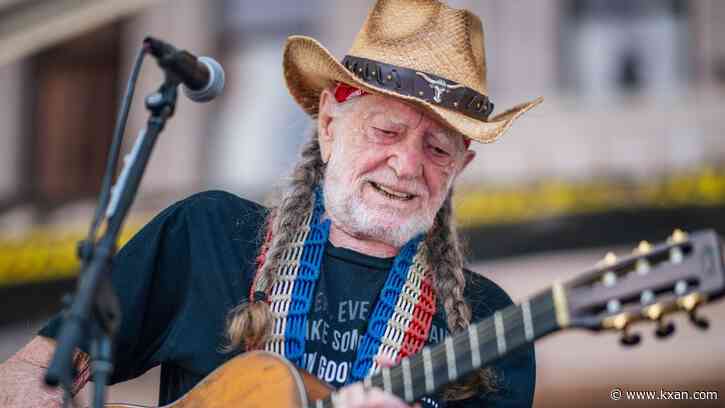 How long has Willie Nelson held the 4th of July Picnic?