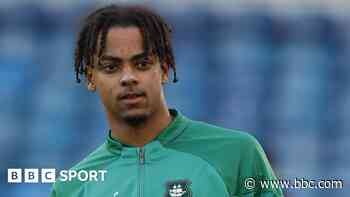 Issaka agrees long-term Plymouth deal