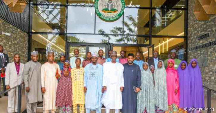 NSA Ribadu hands over 16 rescued kidnap victims to Zamfara Government.