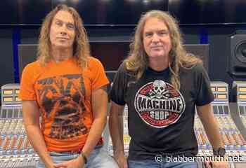 Ex-MEGADETH Guitarist JEFF YOUNG On His New Original Band With DAVID ELLEFSON: 'It's Got All Of Our Influences'