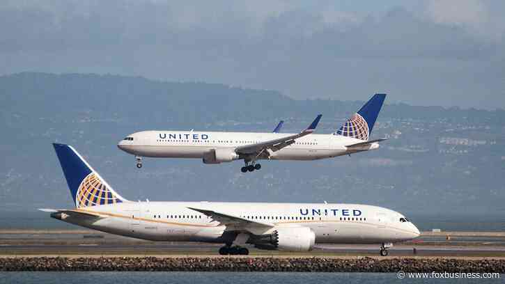 United updating weather-delayed travelers with radar maps