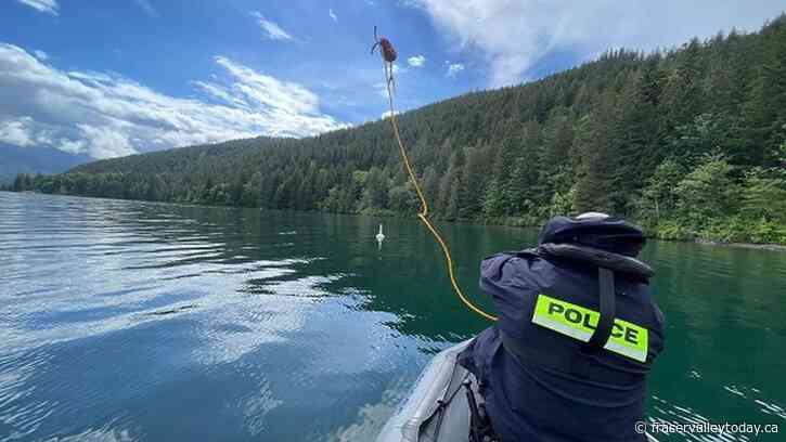 Agassiz RCMP rescues stranded swimmers at Harrison Lake