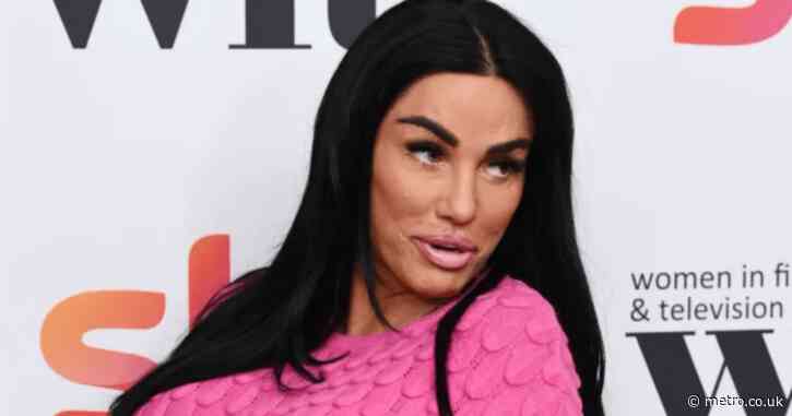 Katie Price puzzles the internet with picture of mysterious injury
