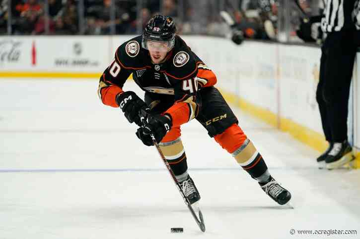 Ducks re-sign Pavol Regenda to a one-year contract