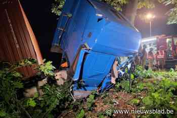 Trucker uit cabine geslingerd bij ongeval op E34 in Turnhout