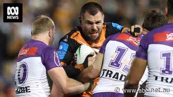 Live: Storm take advantage of sin-binning against second-last Tigers at Leichhardt Oval