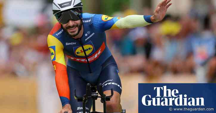 Julien Bernard fined for stopping to kiss wife during Tour de France