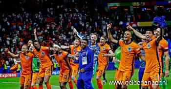 Halve finale EK! Oranje ontsnapt tegen dapper Turkije dankzij Stefan de Vrij en eigen goal en treft Engeland