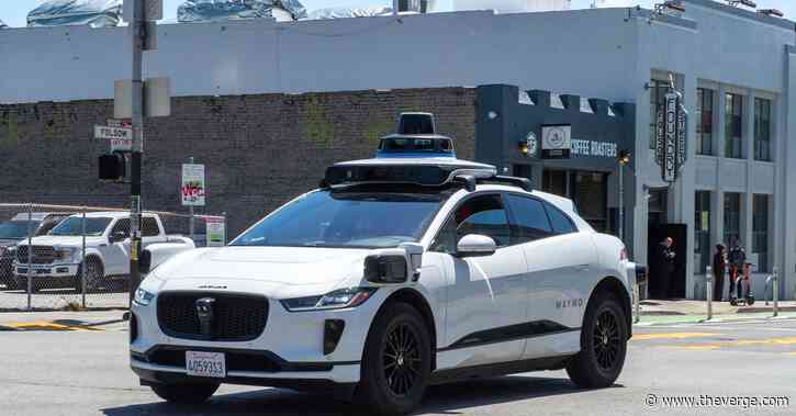 Police pulled over a Waymo car for driving in the oncoming lane
