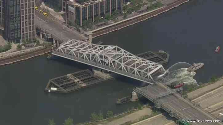 Major New York City bridge gets unexpectedly stuck open as summer temps soar, authorities investigate