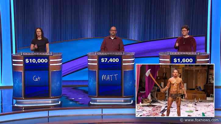 'Jeopardy' contestants called out by famous comedian after failing to identify him during clue