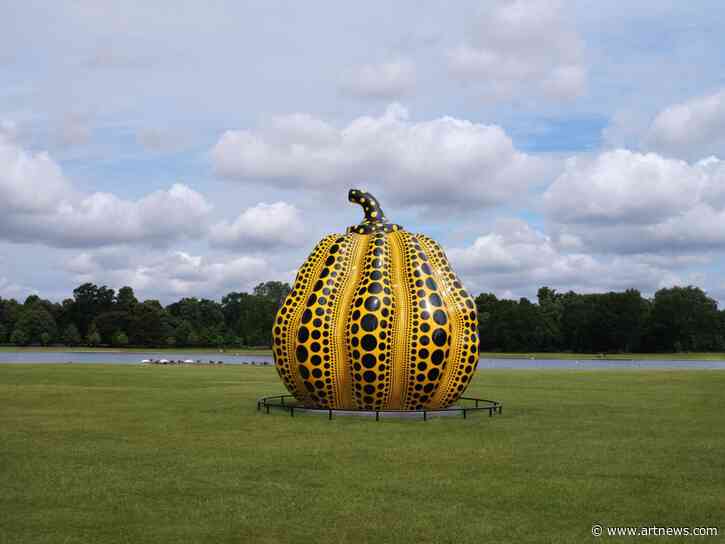 London’s Serpentine Unveils Six-Meter-Tall Pumpkin Sculpture by Yayoi Kusama