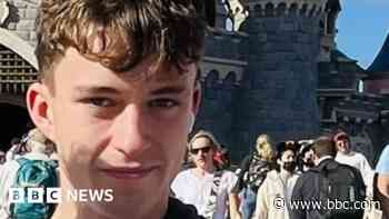 Man denies killing teenager and disposing knife at Holyrood Palace