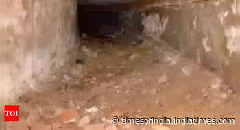 West Bengal: Underground tunnel connecting to canal unearthed underneath fake gold idol dealer's house