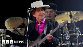 Bob Dylan to bring 'phone-free' tour to Edinburgh