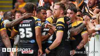 Castleford defy Catalans fightback with late Hoy try
