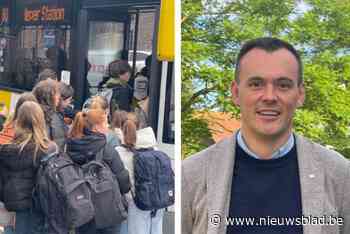 Vroegere en extra bussen moeten scholieren tijdig op school krijgen: “We hopen dat de bussen zullen rijden zonder defecten”