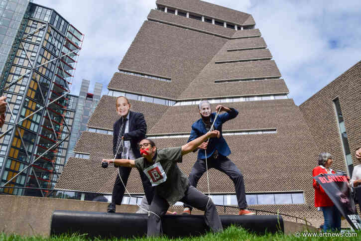 British-Israeli Activists at Tate Modern Protest Len Blavatnik: ‘Don’t Mess with Freedom of the Press’