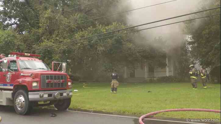 Pointe Coupee fire crews battle house fire while waiting for city to turn on fire hydrant