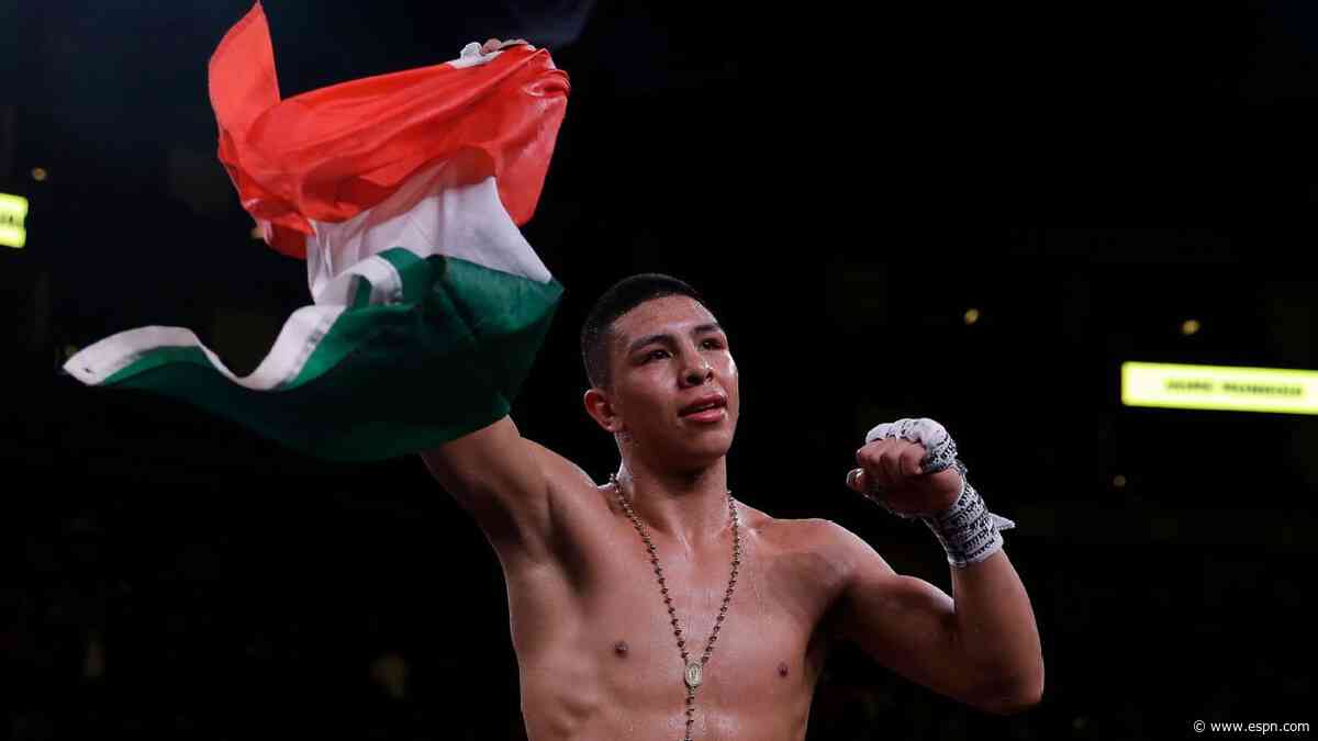 Sources: Munguia signs with TR, to fight Bazinyan