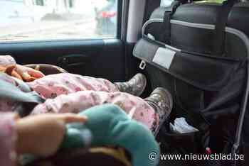 Politierechter streng voor jonge moeder die kind in te kleine stoel vervoert in auto: “Als moeder kan ik dit niet begrijpen”