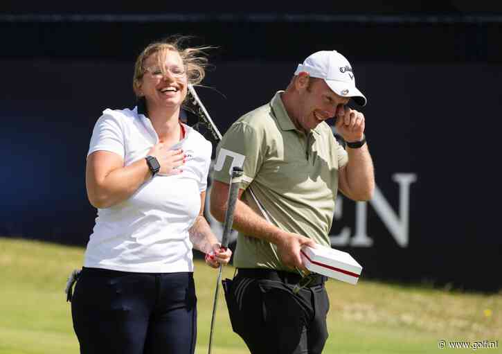 Sanne (34) doet aanzoek op hole 18 van Royal Troon, en dat ging zó: 'Ik ben nog er nog hyper van'