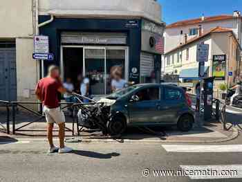 Une voiture fonce sur un trottoir dans le centre-ville d'Antibes: les circonstances de l'accident se précisent