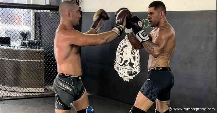 Watch Alex Pereira, Sean Strickland spar for nearly 6 minutes straight: ‘Why do you punch so hard?!’