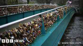 Love locks to be removed from bridge 'for safety'