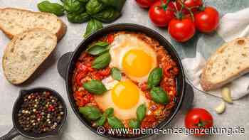 Shakshuka auf Italienisch: Tomate und Mozzarella bringen die Sonne auf den Teller