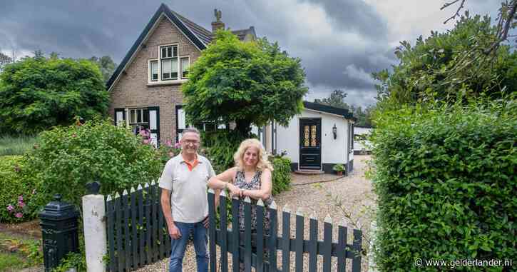 Marc en Conny moeten hun huis verlaten als het munitiedepot in Rijswijk er komt: ‘Ze onderschatten het gevaar van overstromingen’