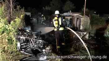 Polizei Gifhorn bangt: Toter im brennenden Wohnwagen?