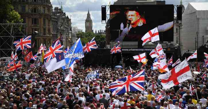 Thousands flood central London for Tommy Robinson ‘protest’ chanting ‘we want our country back’