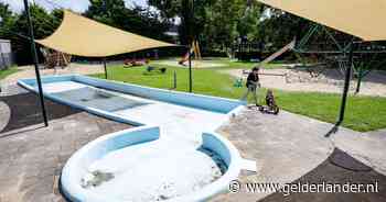 Gemeente weigert kapot zwembadje in speeltuin te repareren, buurt in opstand: ‘Het is zo zonde’