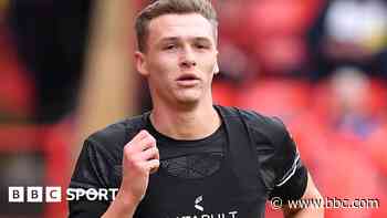 Bradford sign Barnsley defender Shepherd on loan