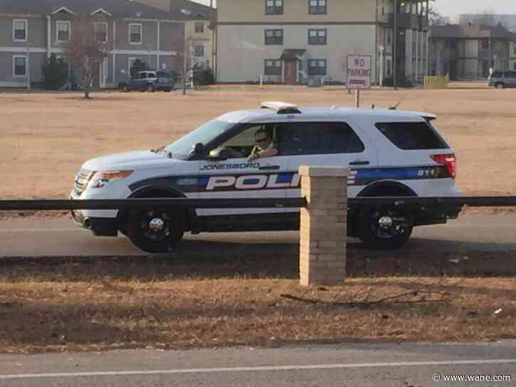 Arkansas police officer fired after video shows him assaulting inmate in patrol car