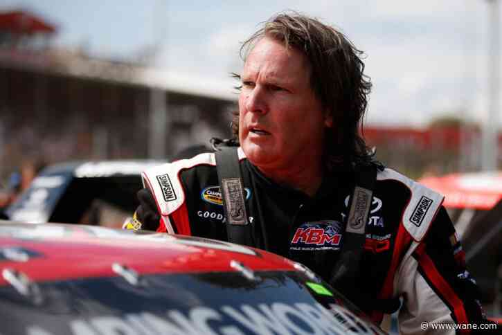 Race car driver Scott Bloomquist dies in plane crash