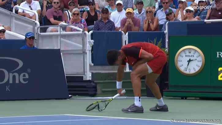 WATCH: unrecognizable Carlos Alcaraz destroys a racket