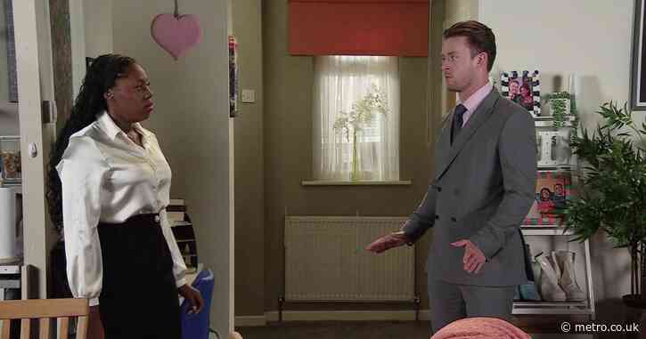 Joel attempts to destroy Dee-Dee in Coronation Street but she is one step ahead of him