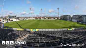 Gloucs v Northants abandoned over pitch safety