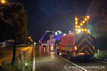 Onweer richt schade aan: straten ondergelopen, dakpannen afgewaaid